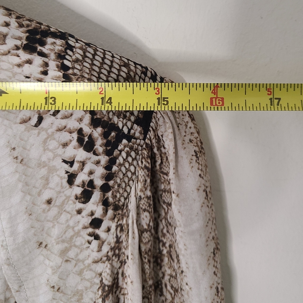 Joie Talin Brown & Cream Snakeskin Print Chiffon Blouse Sz M - Picture 13 of 16